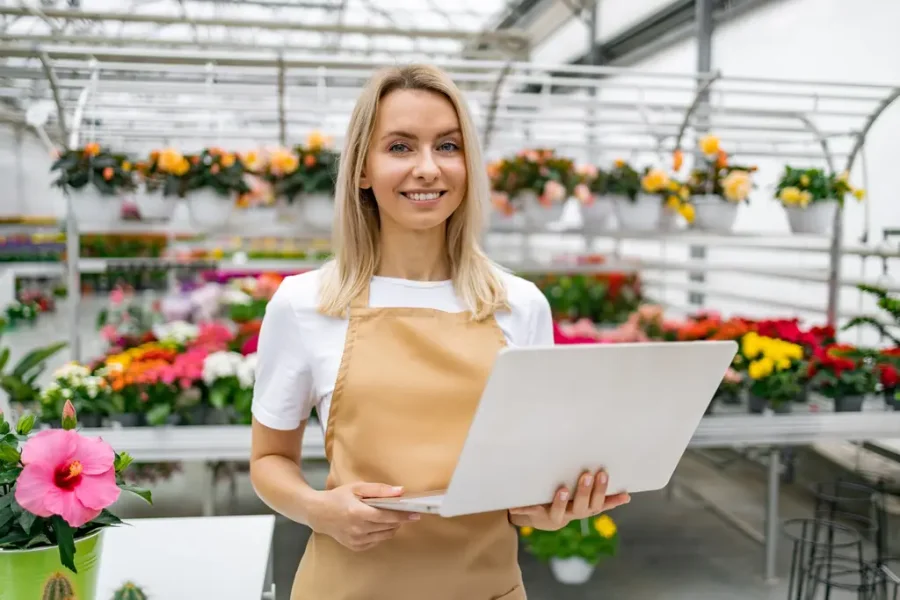 Surviving Seasonal Peaks: How Florists Handle Valentine's Day & Weddings with CRM Processes