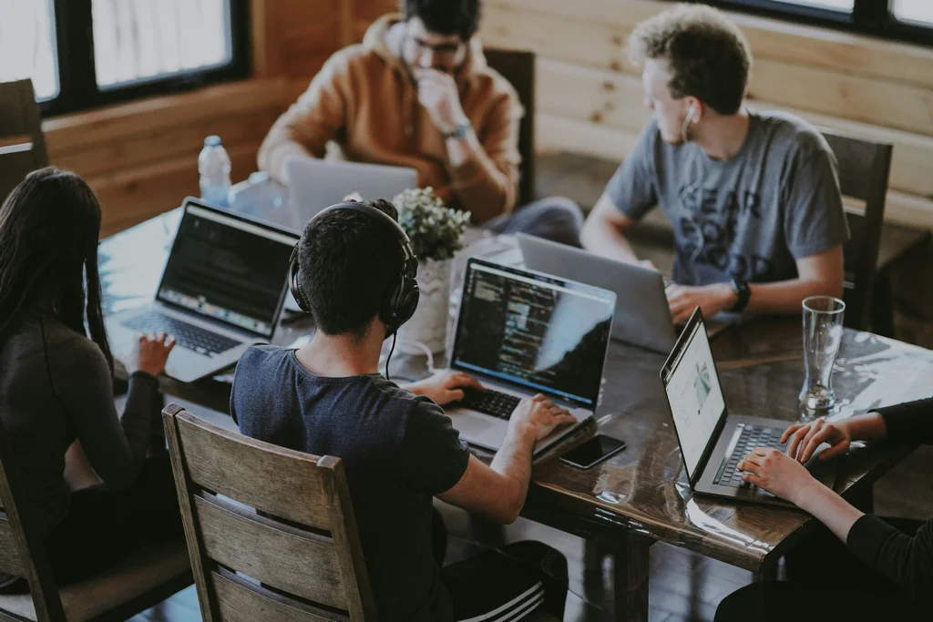 7 Powerful Tips to Get Big Clients as a Small Agency 7 Powerful Tips to Get Big Clients as a Small Agency
