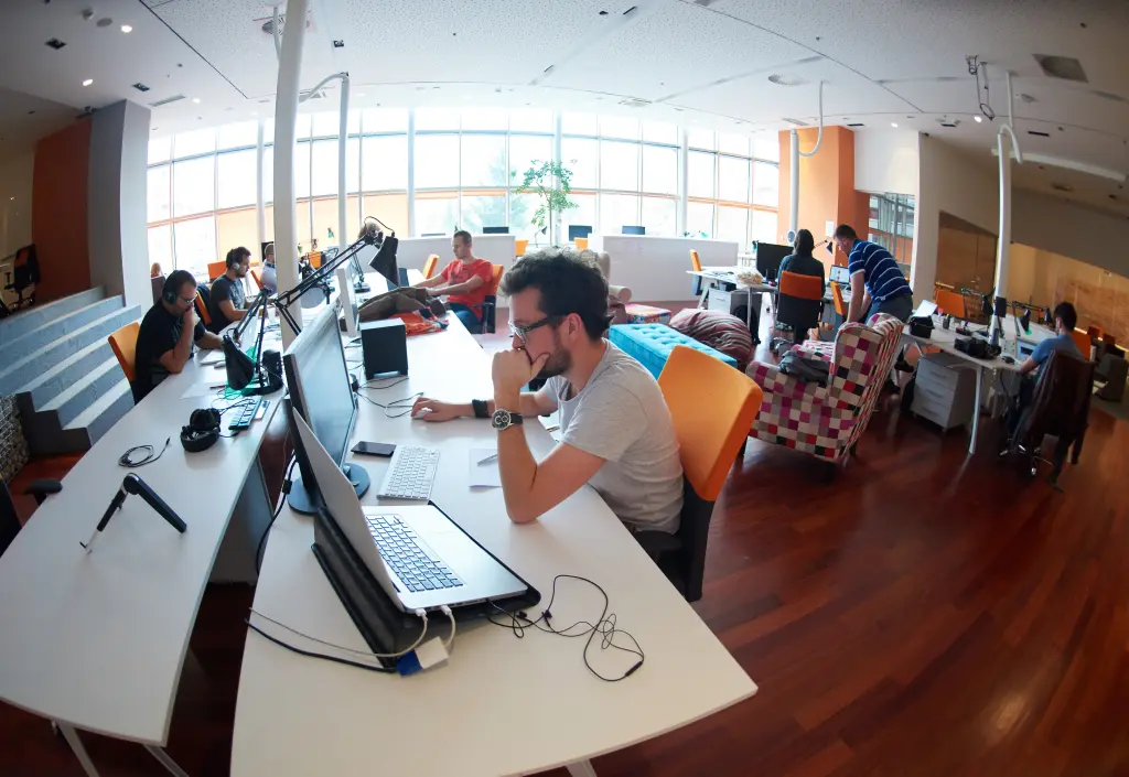 The 8 Top Call Center Software for (Small) Business in 2024 The 8 Top Call Center Software for (Small) Business in 2024