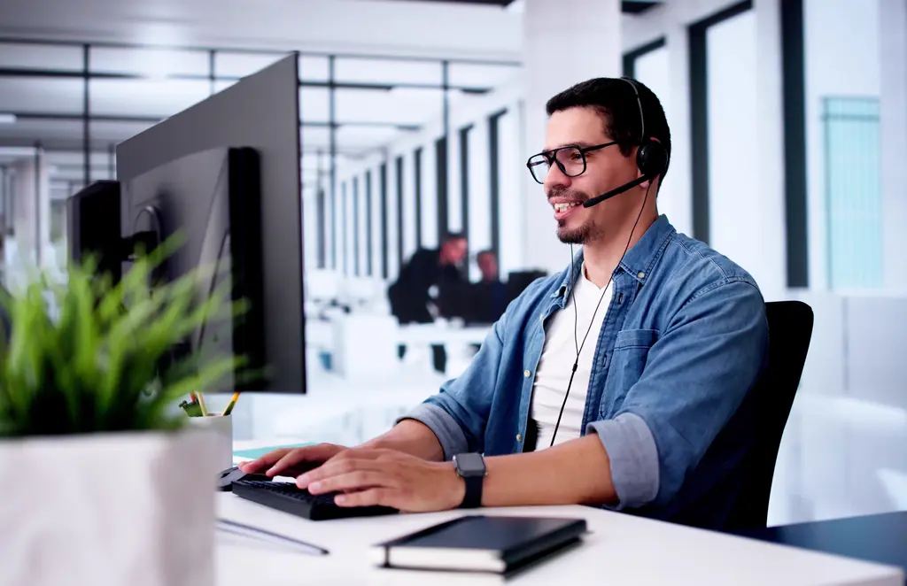 Build a Help Desk That Solves on First Contact Build a Help Desk That Solves on First Contact