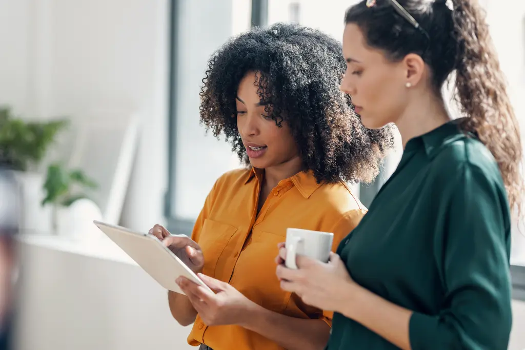 Hybrid Workplace Dynamics: Whiteboards Meet AI Automation Hybrid Workplace Dynamics: Whiteboards Meet AI Automation